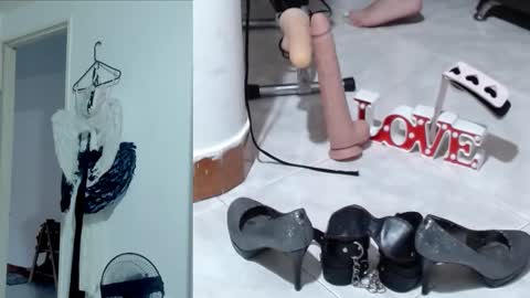 Snapshot of afroditacute16 chatting on 09.10.25 afroditacute16 online show from 09.10.25