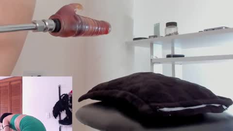 Snapshot of afroditacute16 chatting on 10.07.25 afroditacute16 online show from 10.07.25