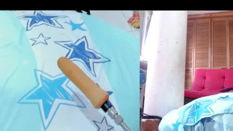 Snapshot of afroditacute16 chatting on 10.21.25 afroditacute16 online show from 10.21.25