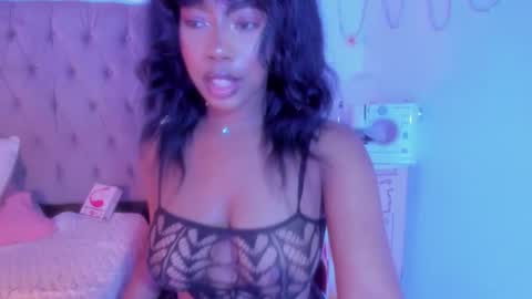 Snapshot of afrogoddes chatting on 10.12.25 afrogoddes online show from 10.12.25