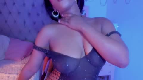 Snapshot of afrogoddes chatting on 10.18.25 afrogoddes online show from 10.18.25
