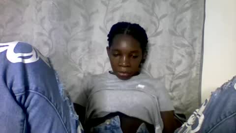 Snapshot of afronubians_ chatting on 01.29.25 pink and josphen online show from 01.29.25