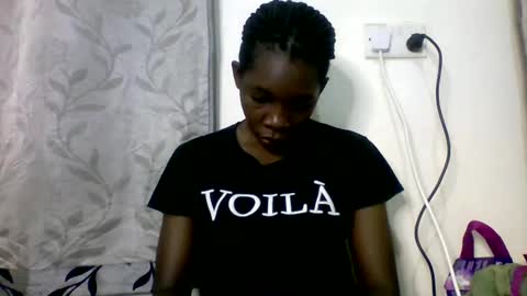 Snapshot of afronubians_ chatting on 02.10.25 pink and josphen online show from 02.10.25