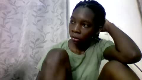 Snapshot of afronubians_ chatting on 02.12.25 pink and josphen online show from 02.12.25