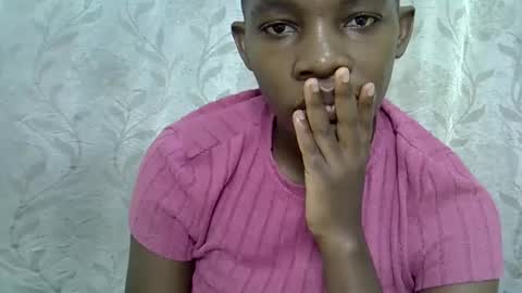 Snapshot of afronubians_ chatting on 03.04.25 pink and josphen online show from 03.04.25