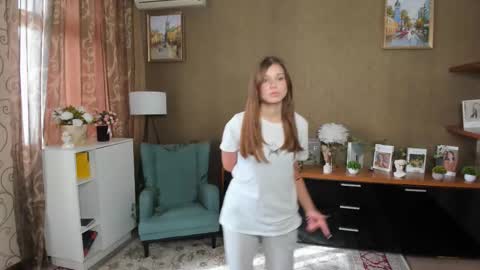 Hi Im Alison Welcome to my room online show from 10.04.25