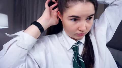 Snapshot of aftonbunkers chatting on 10.06.25 Lana 1800 - 0330 UTC Mia 0700- 1630 UTC online show from 10.06.25