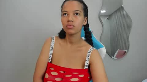 Snapshot of agata18_ chatting on 10.25.25 A G A T A  online show from 10.25.25