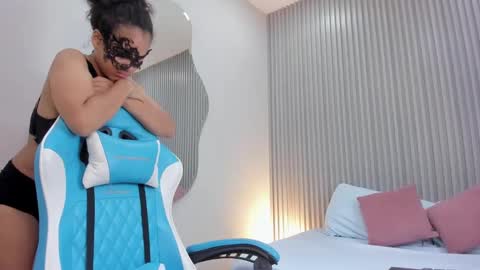 A G A T A  online show from 10.29.25