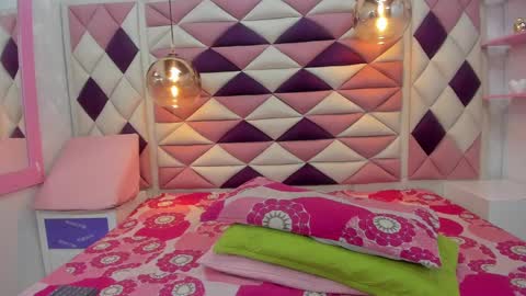 Snapshot of agata_01_ chatting on 02.25.25 Ana online show from 02.25.25