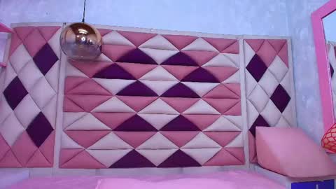 Snapshot of agata_01_ chatting on 09.26.25 Ana online show from 09.26.25