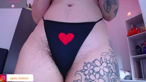 Snapshot of agata_bolton chatting on 12.28.24 Agata online show from 12.28.24