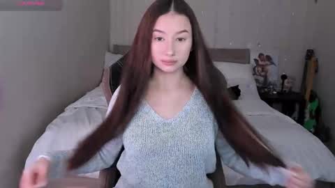 Snapshot of agata_cherry chatting on 12.21.25 Eva online show from 12.21.25