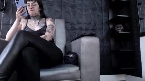 Snapshot of agata_darkness chatting on 11.18.25 Miss Agata online show from 11.18.25