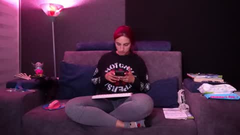 Agata Collinss online show from 11.08.25