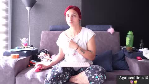 Agata Collinss online show from 11.18.25