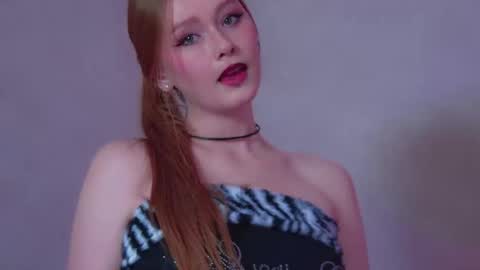 Snapshot of agatafoxley chatting on 02.11.26 AgataFoxley online show from 02.11.26