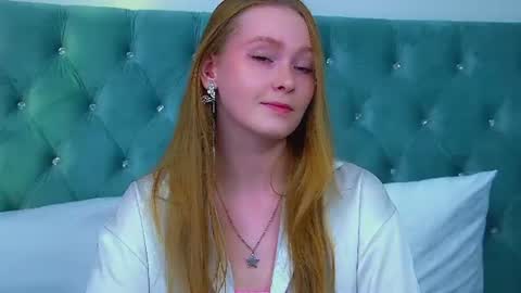Snapshot of agatafoxley chatting on 06.21.26 AgataFoxley online show from 06.21.26
