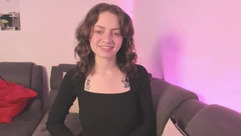 Snapshot of agathaa_ks_ chatting on 10.09.25 Camila 2 online show from 10.09.25