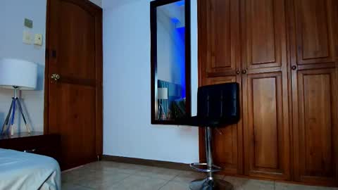 Snapshot of agathaa_white chatting on 10.11.25 Agathaa white online show from 10.11.25