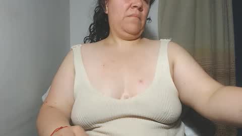 Snapshot of agathaaaa chatting on 10.10.25 online show from 10.10.25