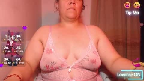 Snapshot of agathaaaa chatting on 11.08.25 online show from 11.08.25