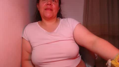 Snapshot of agathaaaa chatting on 11.11.25 online show from 11.11.25