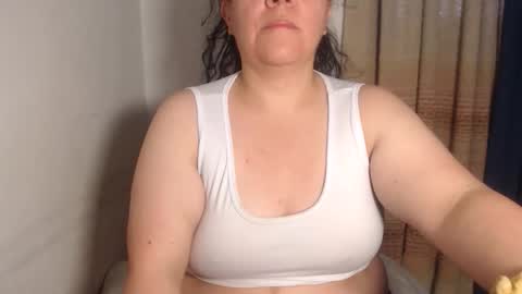 Snapshot of agathaaaa chatting on 12.22.25 online show from 12.22.25