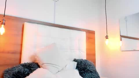 agathachristie2211 online show from 09.18.25