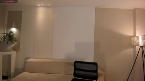 Agatha online show from 01.18.26