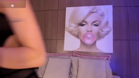    online show from 11.08.25