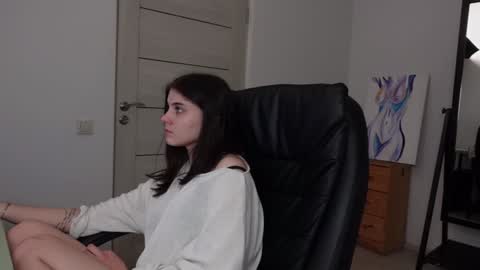 Agelina Lilly Laura online show from 12.29.24