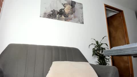 Snapshot of agelinaferrara chatting on 01.16.25 Sara Mesa online show from 01.16.25