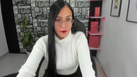 Aghata Moon online show from 01.04.25