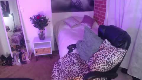 Snapshot of agnes_blackmore chatting on 07.22.26 Lily online show from 07.22.26