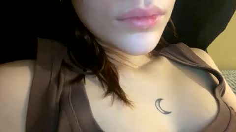 Snapshot of agnes_your chatting on 10.04.25 Agnes online show from 10.04.25