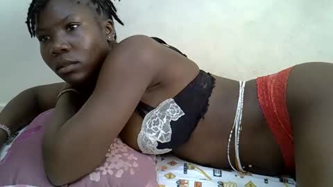 Snapshot of aguas_ chatting on 11.02.25 aguas online show from 11.02.25