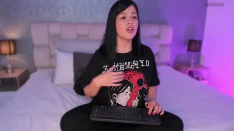 Snapshot of ah_mara chatting on 02.22.25 Ahmara online show from 02.22.25