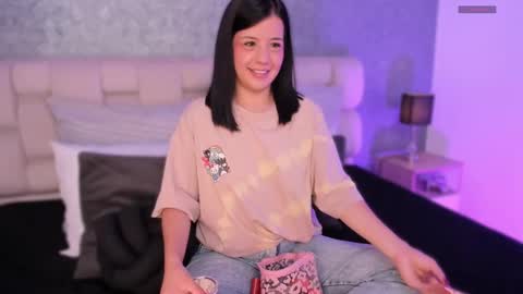 Snapshot of ah_mara chatting on 02.28.25 Ahmara online show from 02.28.25