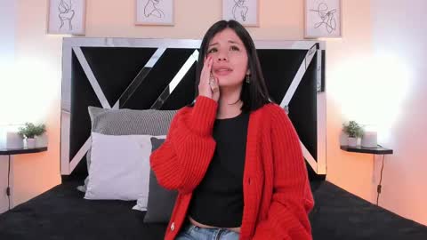 Snapshot of ah_mara chatting on 09.17.25 Ahmara online show from 09.17.25