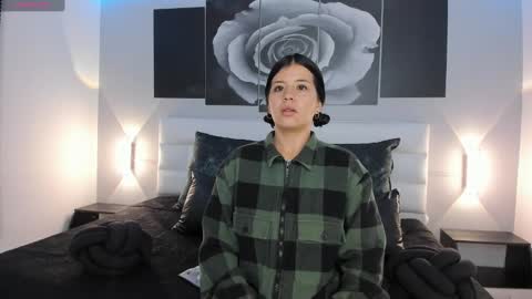 Snapshot of ah_mara chatting on 09.25.25 Ahmara online show from 09.25.25