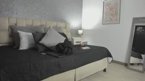 Snapshot of ah_mara chatting on 10.13.25 Ahmara online show from 10.13.25