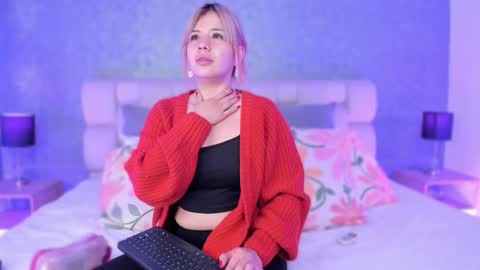 Snapshot of ah_mara chatting on 10.23.25 Ahmara online show from 10.23.25