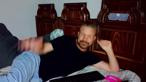 Blue Eyed Handsome Man online show from 02.13.26