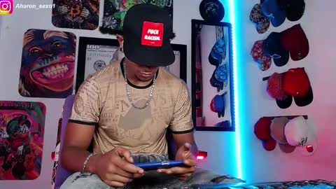 Snapshot of aharon_sexo1 chatting on 01.01.25 Aharon Zamora online show from 01.01.25
