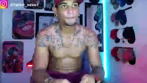 Snapshot of aharon_sexo1 chatting on 01.08.25 Aharon Zamora online show from 01.08.25