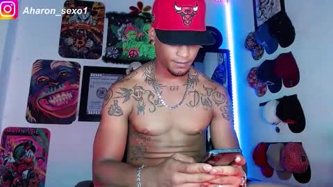 Snapshot of aharon_sexo1 chatting on 01.12.25 Aharon Zamora online show from 01.12.25