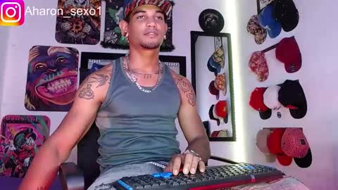 Snapshot of aharon_sexo1 chatting on 01.15.25 Aharon Zamora online show from 01.15.25
