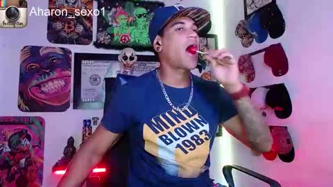 Snapshot of aharon_sexo1 chatting on 01.20.25 Aharon Zamora online show from 01.20.25