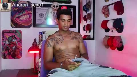 Snapshot of aharon_sexo1 chatting on 01.27.25 Aharon Zamora online show from 01.27.25